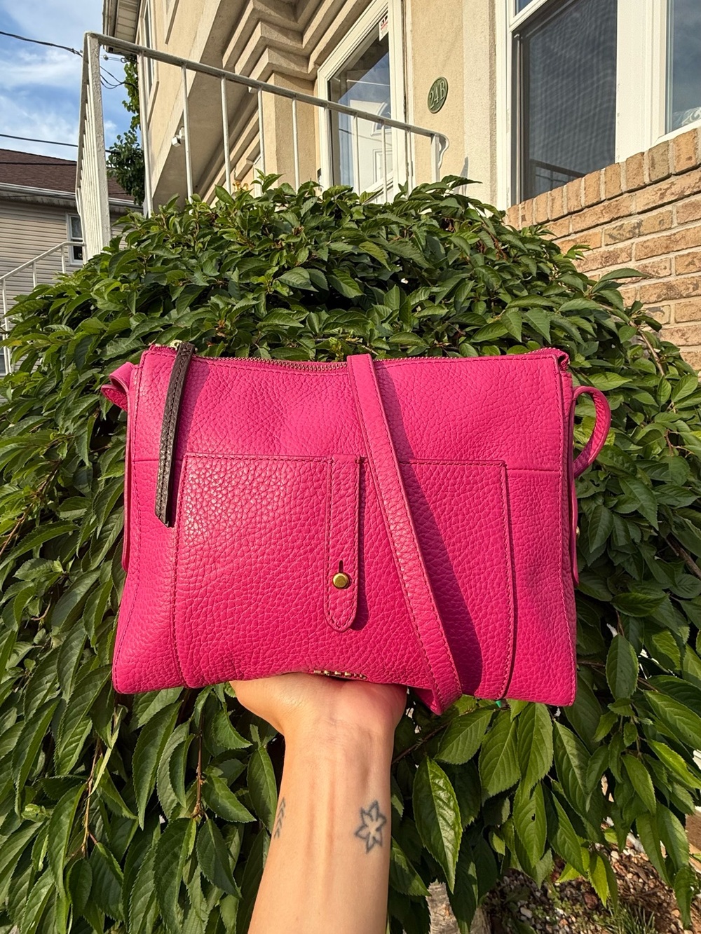 Y2K Fossil Hot Pink Pebbled Leather Crossbody Bag Fuchsia Mini Messenger Purse